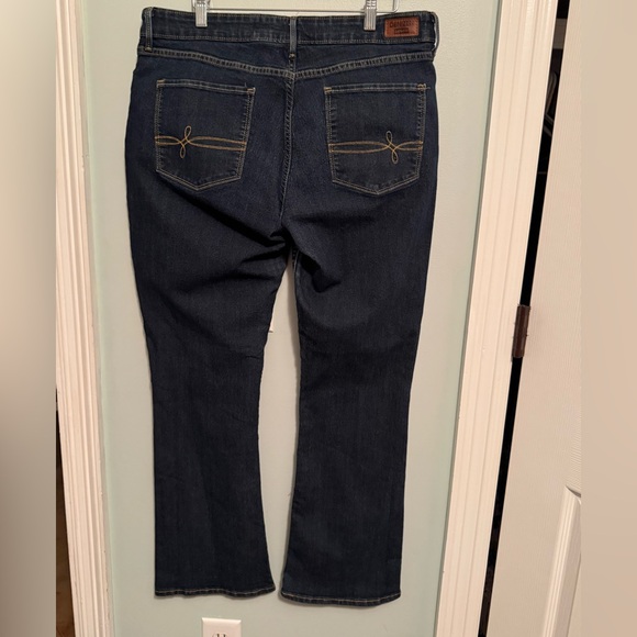 Levi's Women’s Blue Boot Cut Jeans Classic Style Sz18 - Picture 2 of 8